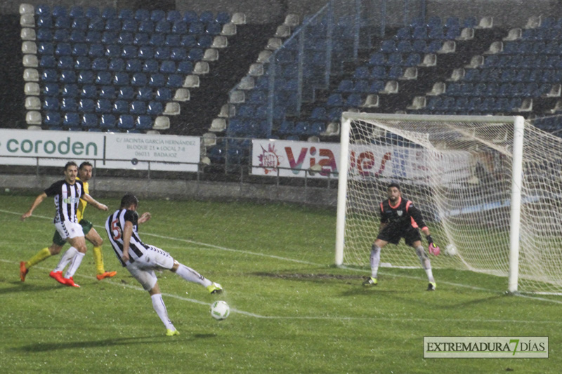 Imágenes del CD Badajoz 3 - 0 Olivenza