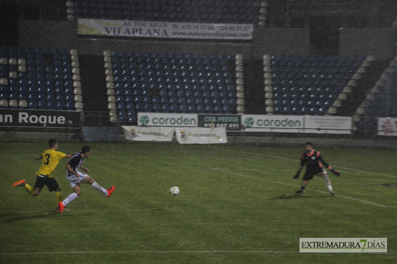 Imágenes del CD Badajoz 3 - 0 Olivenza