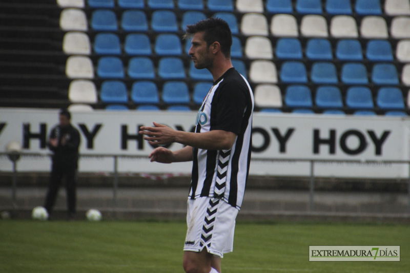 Imágenes del CD Badajoz 3 - 0 Olivenza