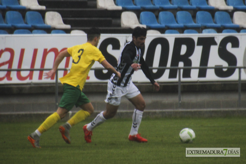 Imágenes del CD Badajoz 3 - 0 Olivenza