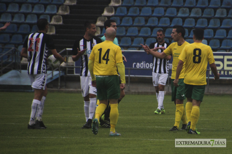 Imágenes del CD Badajoz 3 - 0 Olivenza