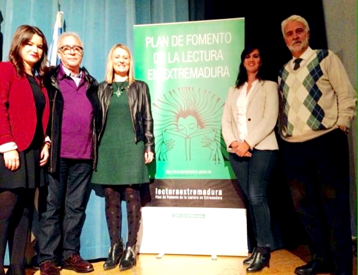 Más de 6500 extremeños participan en los clubes de lectura