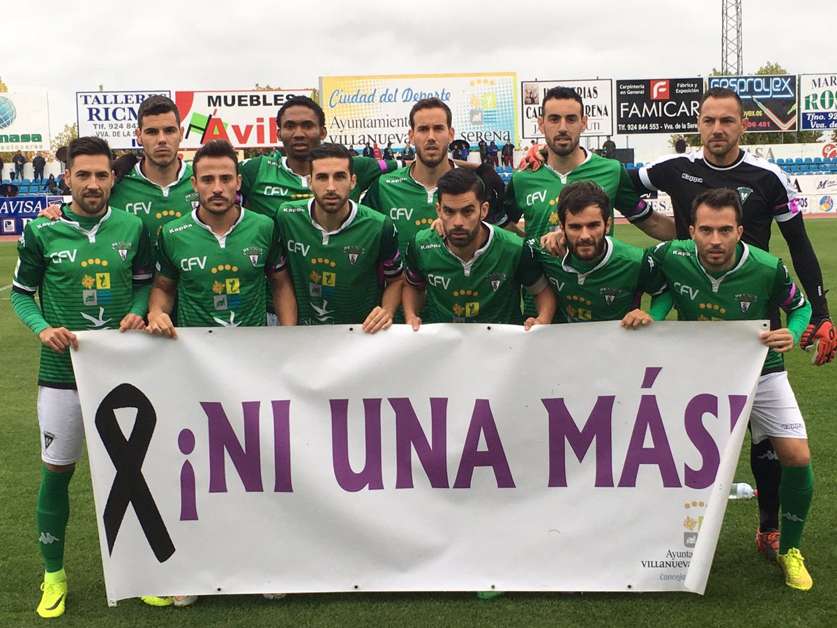 El Villanovense se mantiene en la lucha por el play off