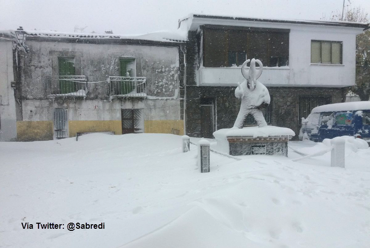 Piornal queda incomunicado por la intensa nevada