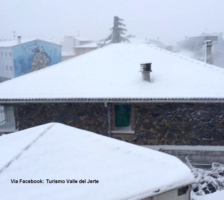 Piornal queda incomunicado por la intensa nevada