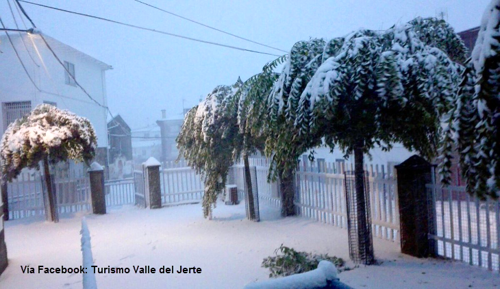 Piornal queda incomunicado por la intensa nevada