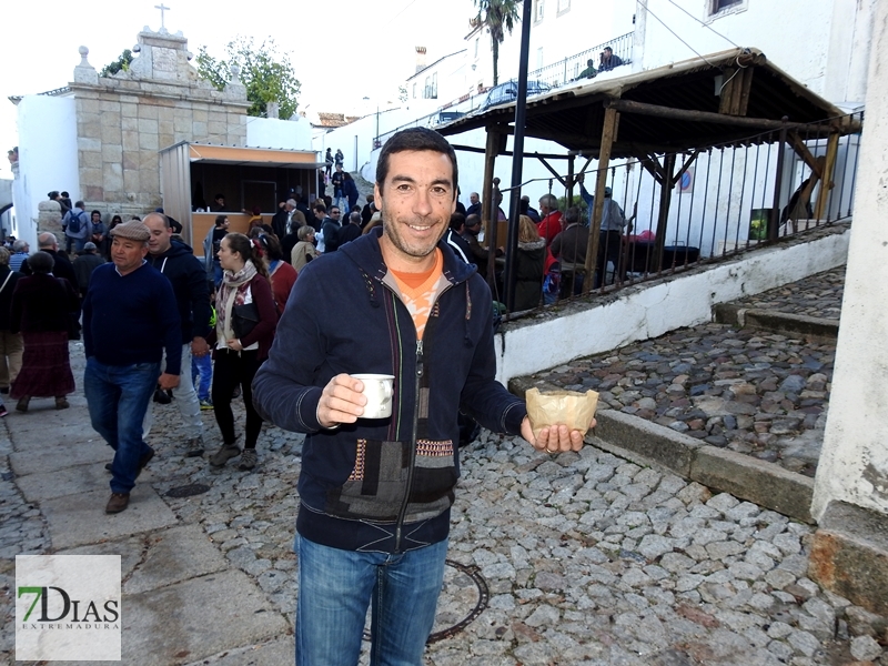 Ambiente en la XXXIII edición de la Feria de la Castaña de Marvao