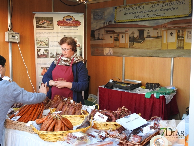 Ambiente en la XXXIII edición de la Feria de la Castaña de Marvao