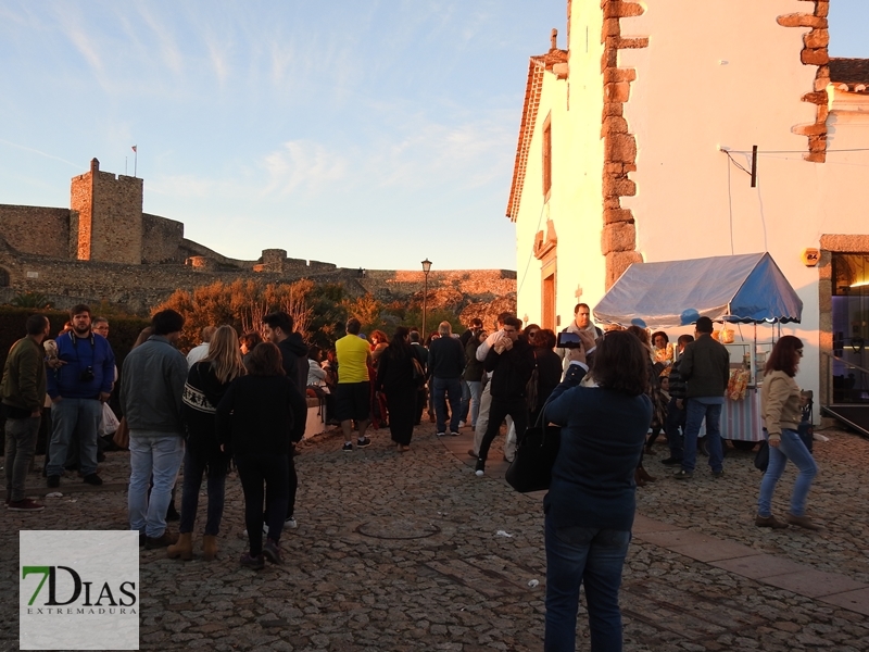 Ambiente en la XXXIII edición de la Feria de la Castaña de Marvao