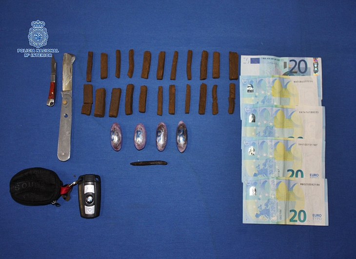 Un joven detenido en Badajoz con “bellotas” y “barritas” de hachís