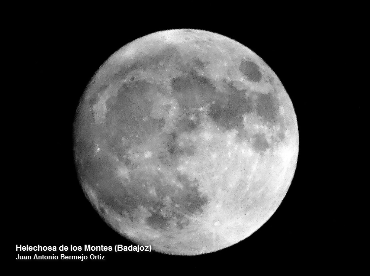 Así se ha visto en Extremadura la mayor ‘Superluna’ en 70 años