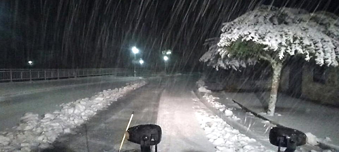 Piornal (Cáceres) amanece bajo 30 centímetros de nieve