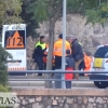 Un policía encuentra a un joven tirado en el suelo cerca de Puerta de Palmas