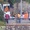 Un policía encuentra a un joven tirado en el suelo cerca de Puerta de Palmas
