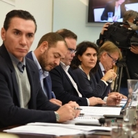 El PP advierte del 'frenazo' en las políticas de industria y energía