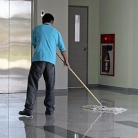 Sale a licitación la limpieza en las Áreas de Salud de Cáceres y Badajoz