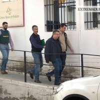 Trasladan a los detenidos de UPA tras 27 horas de registros