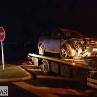 Colisión entre dos vehículos en la carretera Badajoz - Alburquerque