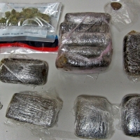 Tres detenidos con un kilo de hachís en su vehículo