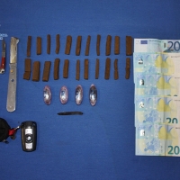 Un joven detenido en Badajoz con “bellotas” y “barritas” de hachís