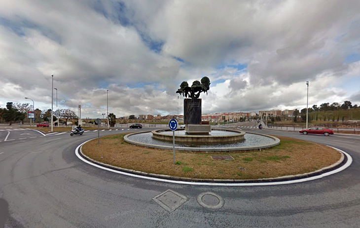 Una motorista de 40 años resulta herida en un accidente en Badajoz