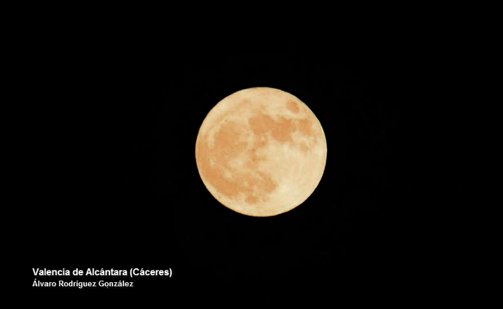 Así se ha visto en Extremadura la mayor ‘Superluna’ en 70 años