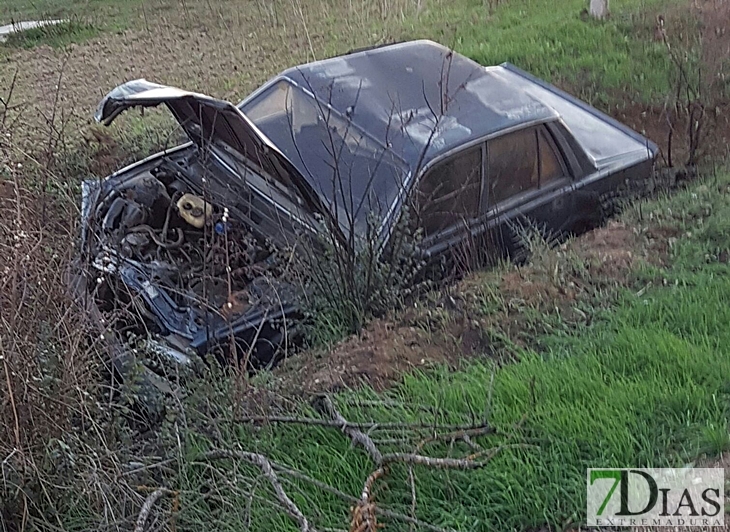 Sale despedido tras una salida de vía en Talavera la Real (Badajoz)