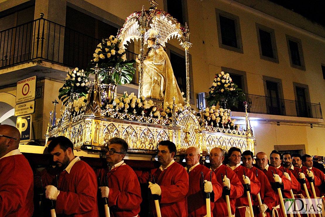 La Mártir Santa Eulalia procesiona por las calles de Mérida