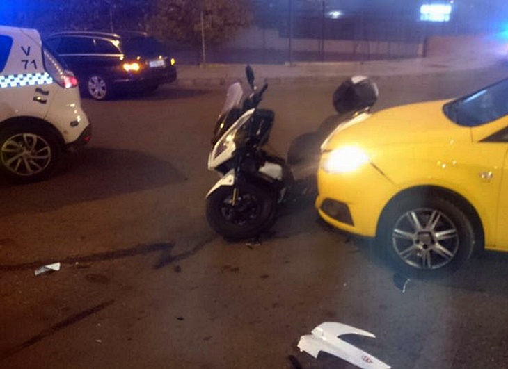 Herido grave en la colisión de un coche y una moto