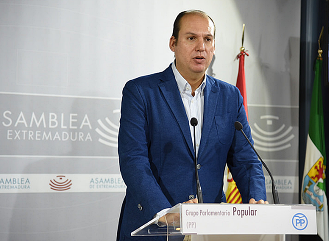 PP: "Extremadura cerrará el 2016 con el triple del déficit permitido"