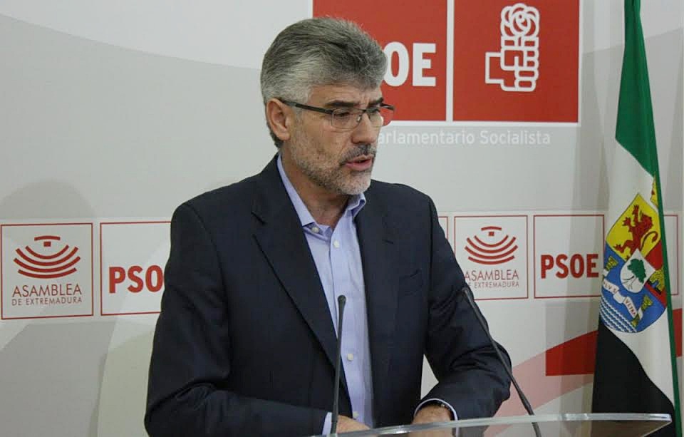 PSOE: “Morales debe entregar su acta de diputado por franquista”