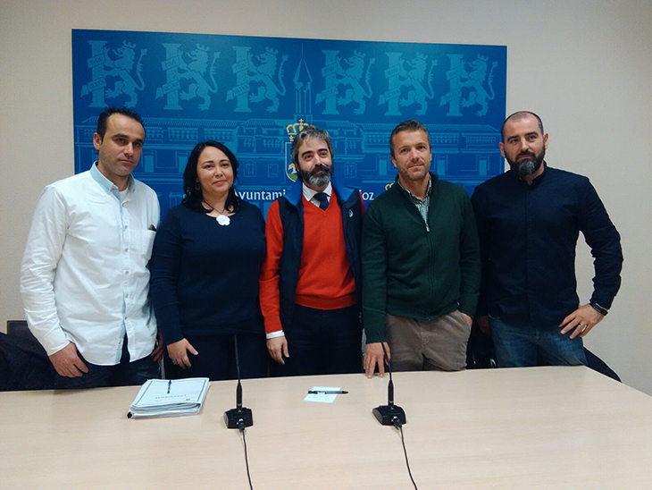 Acuerdo entre Ayuntamiento y Bomberas a expensas de la asamblea