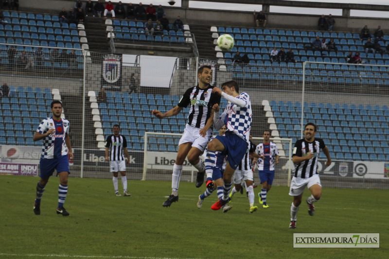 Imágenes del Club Deportivo Badajoz 2 - 0 Arroyo CP