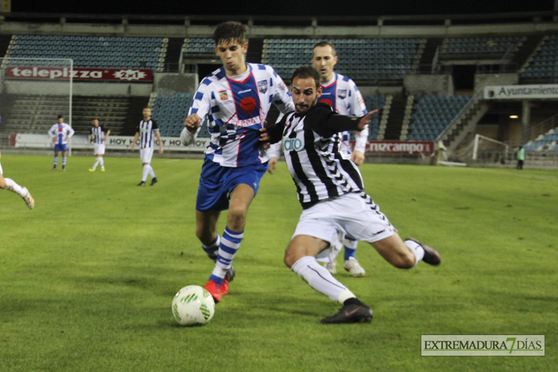Imágenes del Club Deportivo Badajoz 2 - 0 Arroyo CP