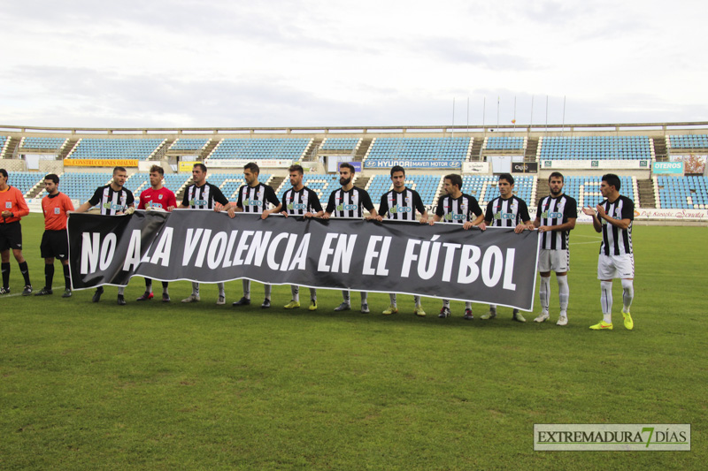 Imágenes del Club Deportivo Badajoz 2 - 0 Arroyo CP