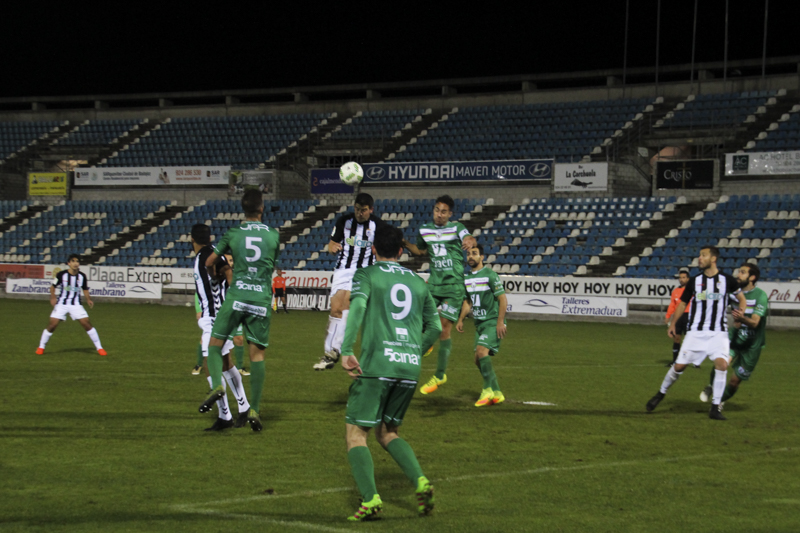 Imágenes del CD Badajoz 4 - 0 At. Mancha Real