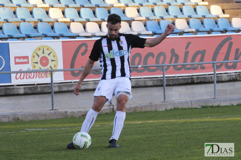Imágenes del CD Badajoz 4 - 0 At. Pueblonuevo