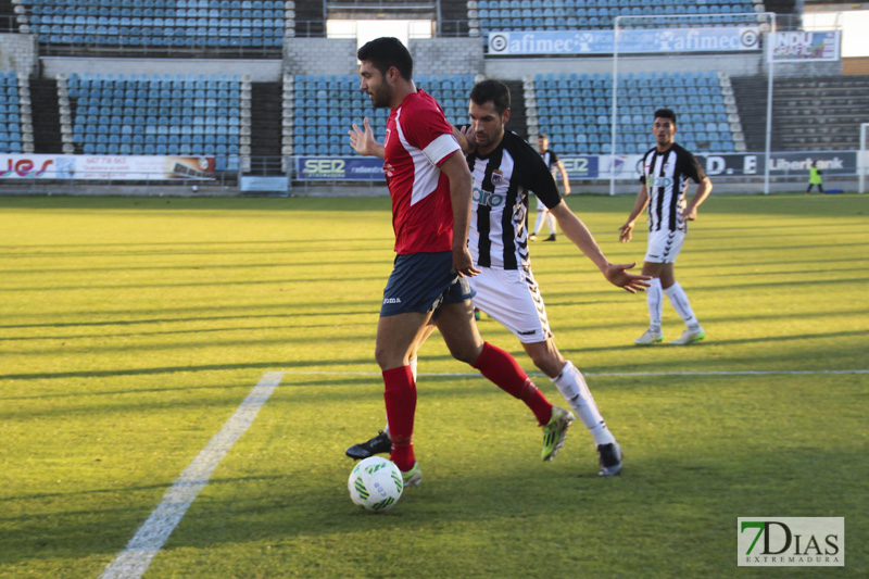 Imágenes del CD Badajoz 4 - 0 At. Pueblonuevo