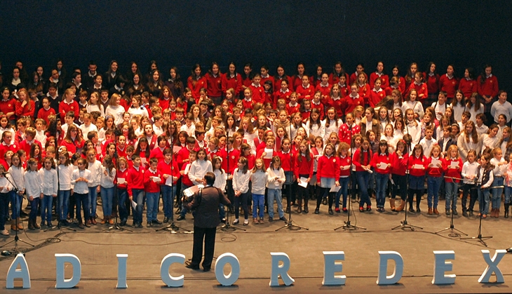 Los coros escolares dan la bienvenida a la Navidad