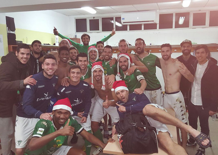 El Villanovense se come el turrón en la tercera posición