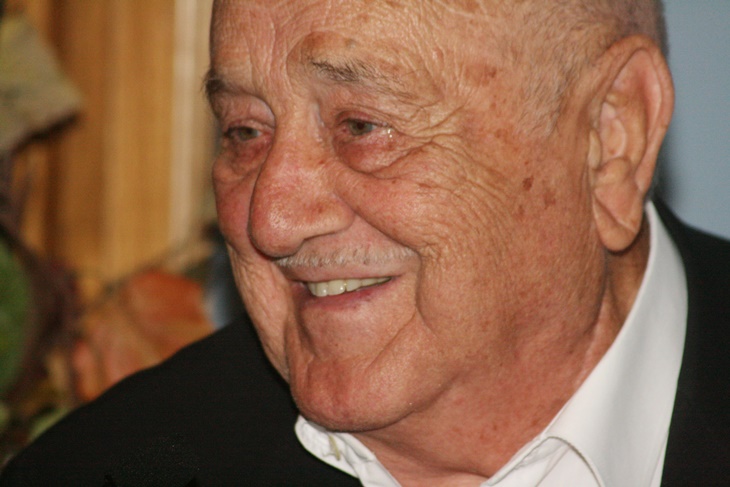 Fallece el emblemático socialista pacense Luis Pla