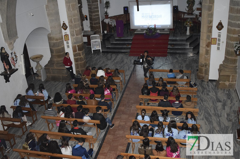 Multitudinaria Vigilia de la Inmaculada en Valverde de Leganés