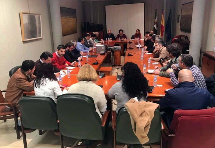 Junta dará ayudas a las mancomunidades para los parques de maquinaria