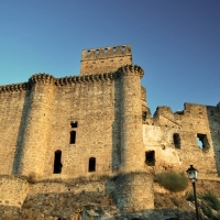 Herido al caerse desde una altura del castillo de Belvís de Monroy