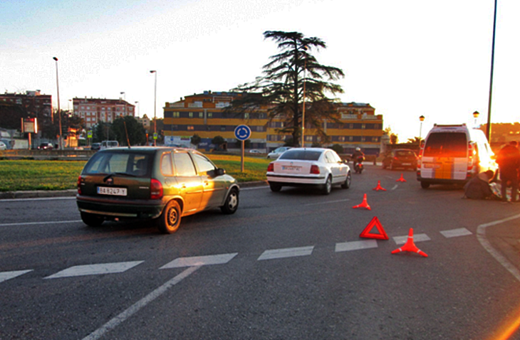 Atropellan a una ciclista en una rotonda de Badajoz