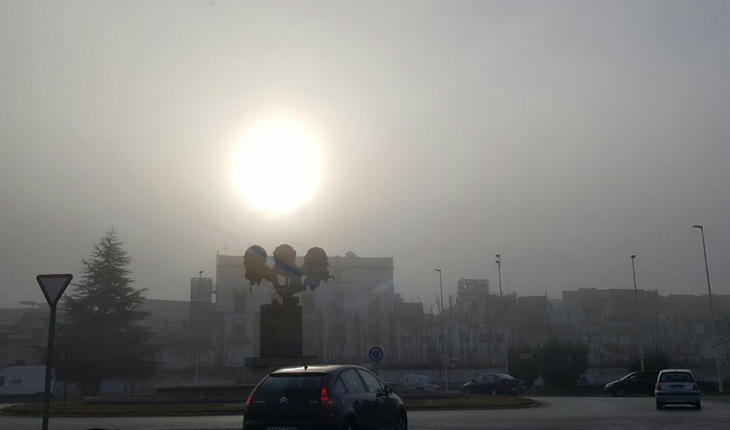 Badajoz amanece entre la niebla