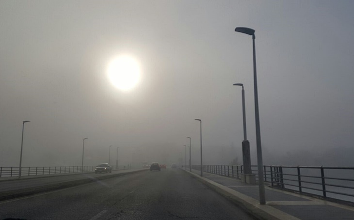 Badajoz amanece entre la niebla