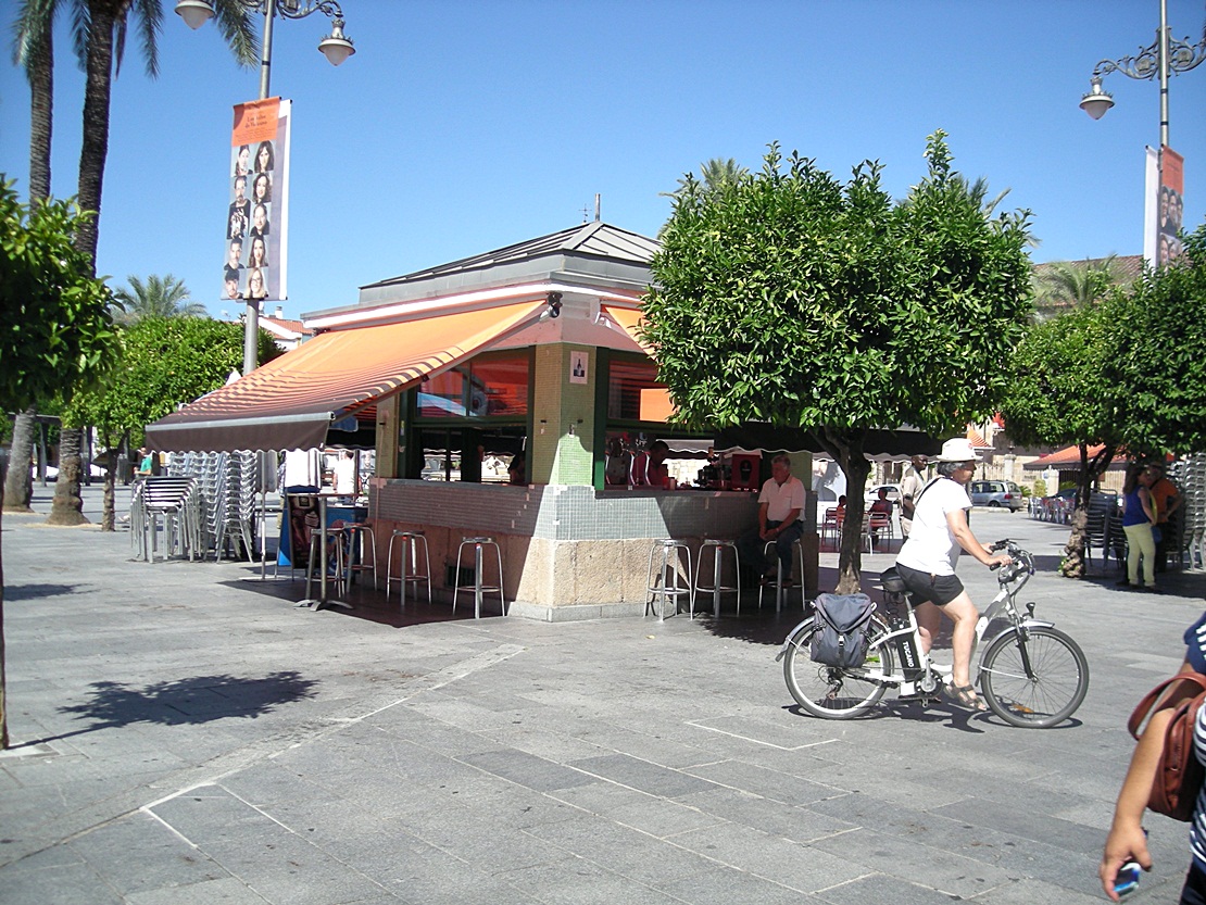 Los empresarios de los quioscos se niegan a abandonarlos