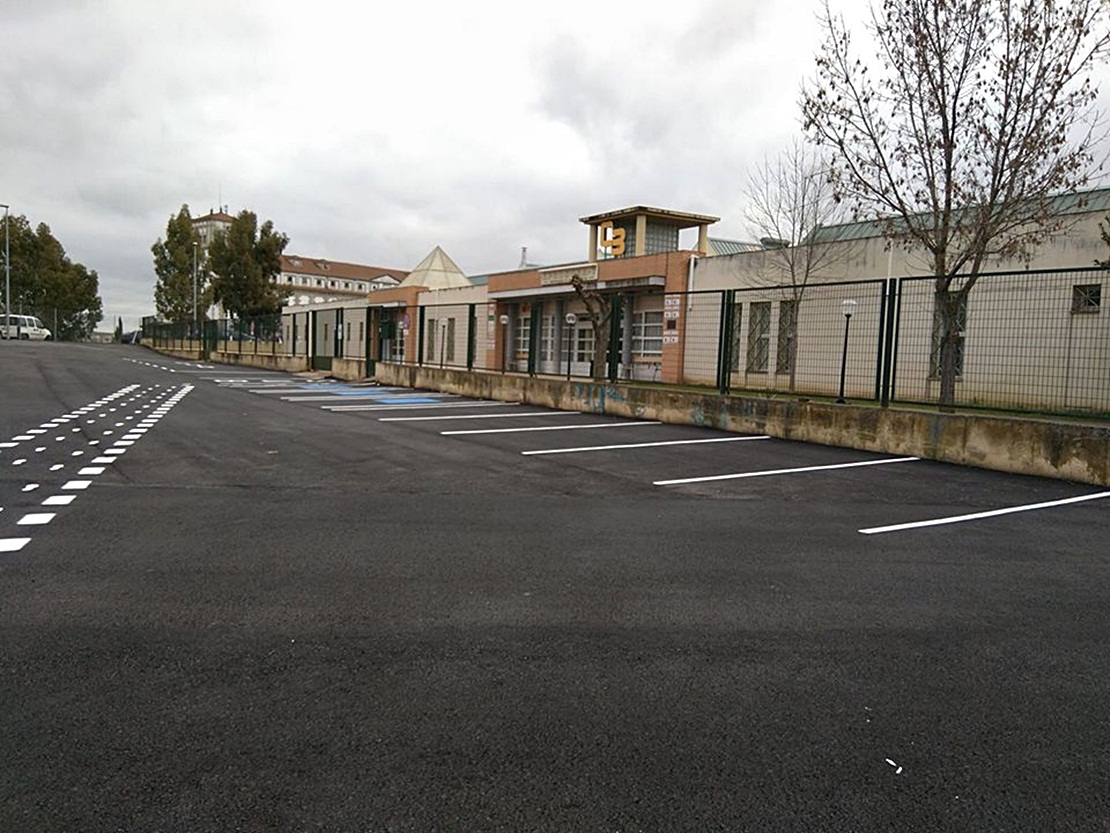 Los aparcamientos de Aprosuba han costado casi 15.000 euros