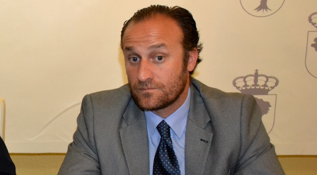 El alcalde de Almendralejo sobre la delegada de Educación: &quot;La zorra cambia de pelo pero no de costumbres&quot;